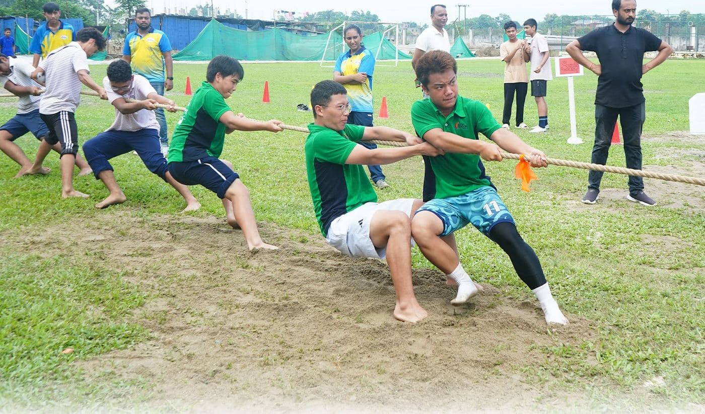 Tug of war, dug in